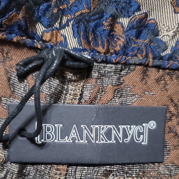 Blank NYC High Waist Floral Brocade Shorts - Metallic Bronze and Navy - Picture 3 of 12